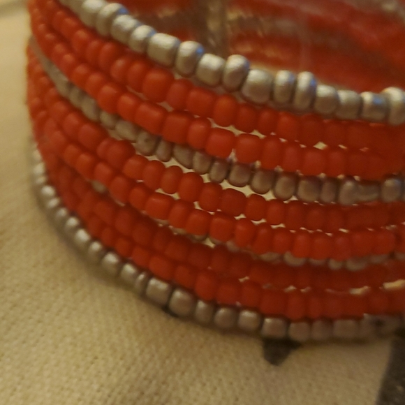 Seed beaded, style in handwired cuff bracelet - Picture 4 of 7